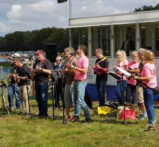 Alresford Ukulele Jam playing in Ring 1 at the Alresford Show